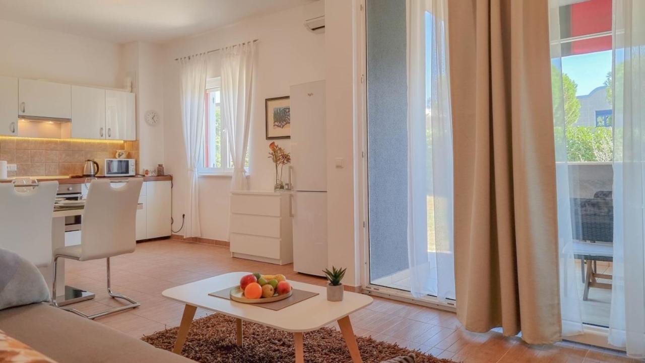 Lea Apartment Novigrad  ภายนอก รูปภาพ